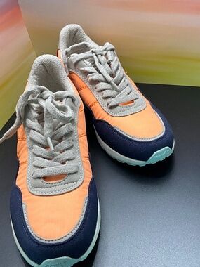 Earth Maren Casual Lace Up Sneakers US Women’s 7.0/Eu 37 NWOT